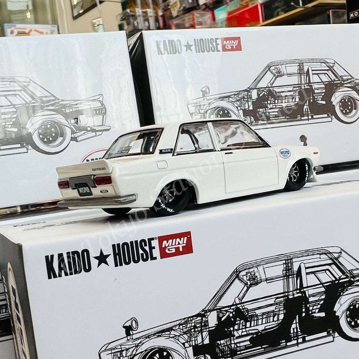 街道ハウス　Nissan 510 Street Nismo V1 ミニカー 1/64 スケール 街道ハウス MINI GT ダットサン