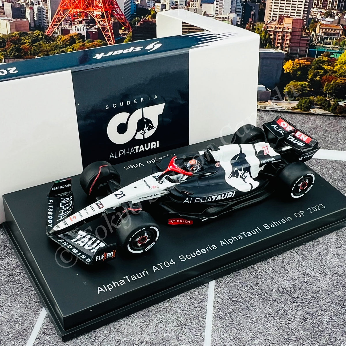 Spark 1:18 AlphaTauri AT04 #21 Scuderia AlphaTauri Nyck De Vries Bahrain Gp 2023