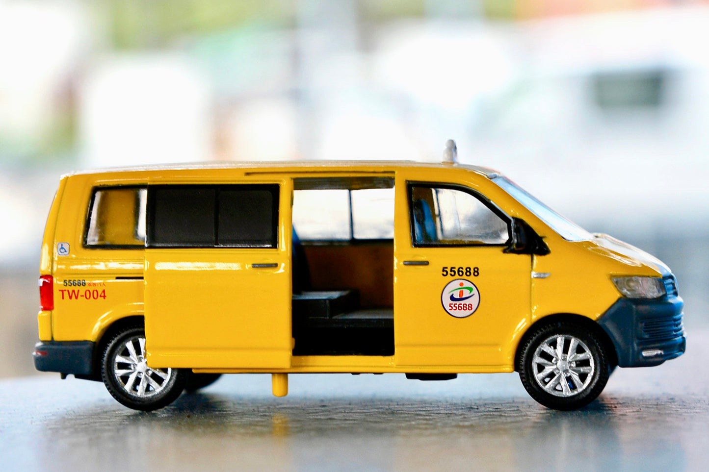 TINY 微影 Volkswagen T6 Transporter Taiwan Taxi ATC64562