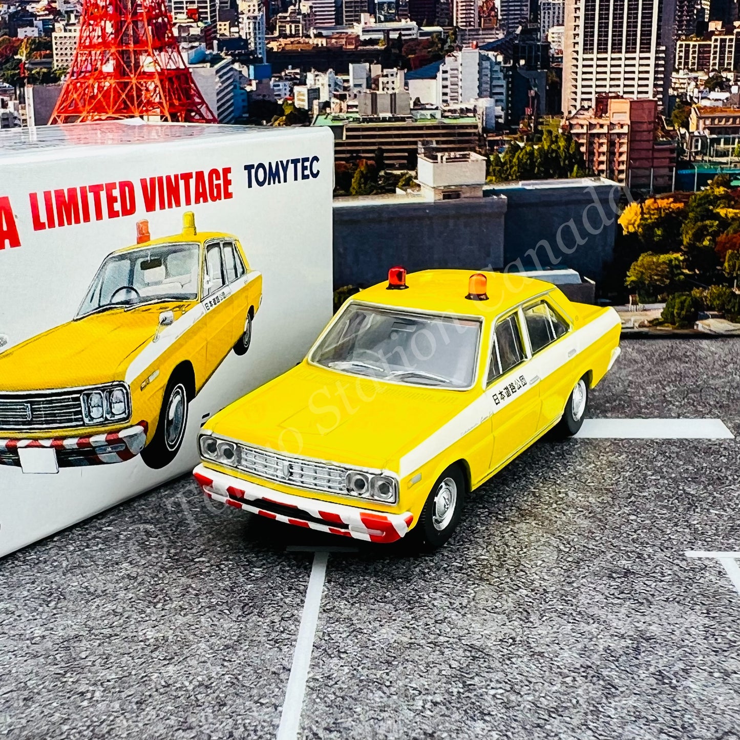 TOMYTEC TLV 1/64 NISSAN CEDRIC (Road Public Corporation Vehicle) lv-33a