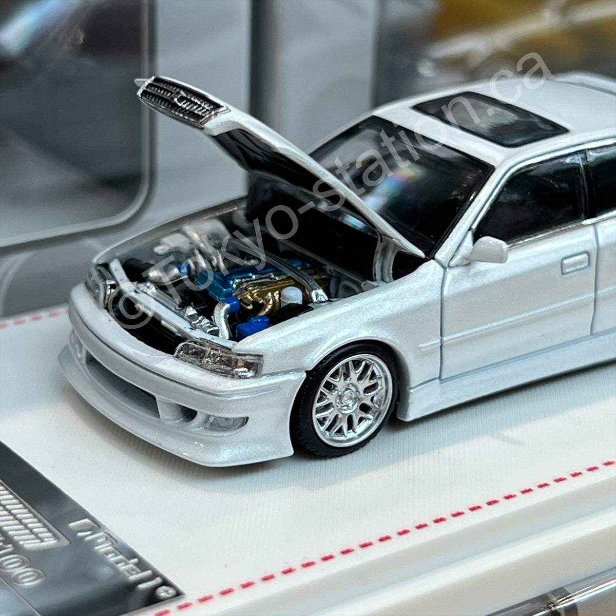 MODEL 1 1/64 Toyota Chaser JZX100 Custom Version Pearl White