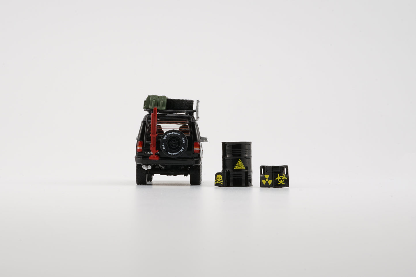 BM Creations 1/64 Land Rover 1998 Discovery1 Black Smile w/Accessory LHD *Malaysia Diecast Expo 2023* 64B0205