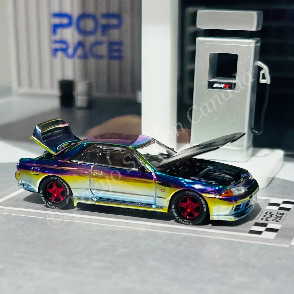 Modellino MK Miniatures 1:64 H2 Ambulanza | Pressofuso Per Expo 2025 | Con Custodia