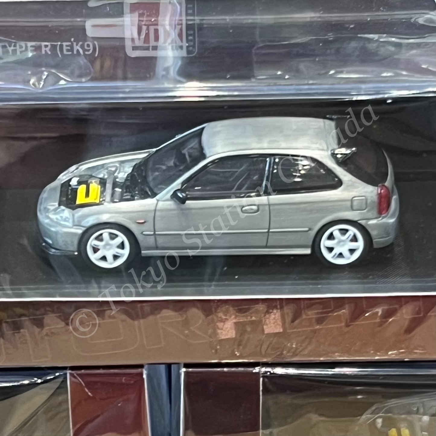 MOTORHELIX 1/64 Honda Civic Type R (EK9) Customized Polishing (VDX x HK Toycar Salon 2025) M65017DZ-HK