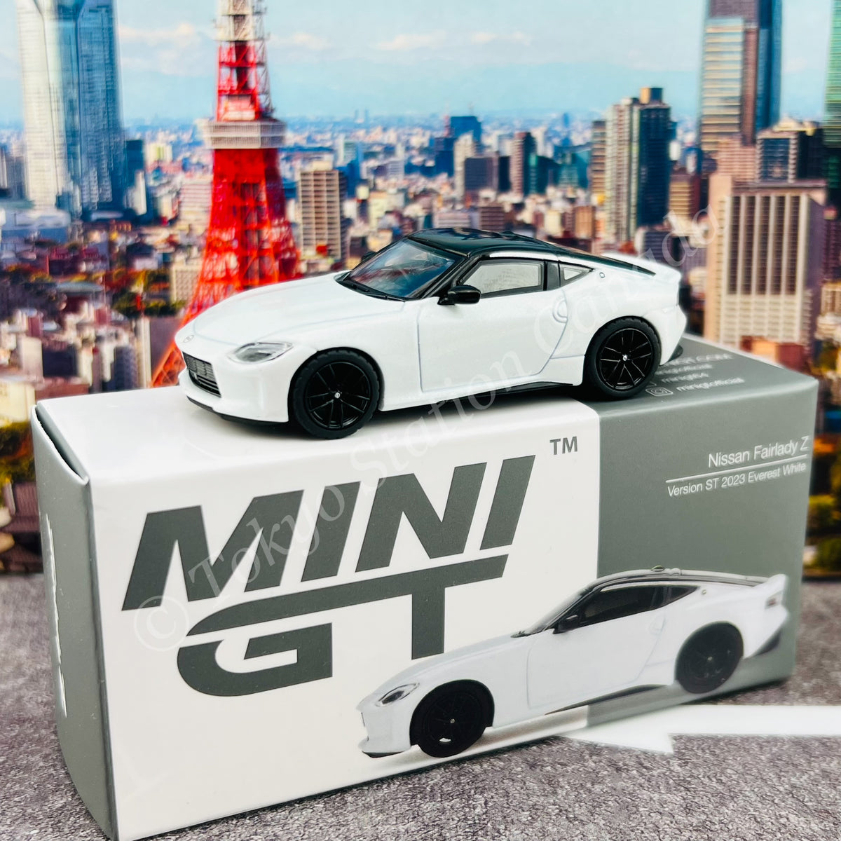 MINI GT 1/64 Nissan Fairlady Z Version ST 2023 Everest White RHD