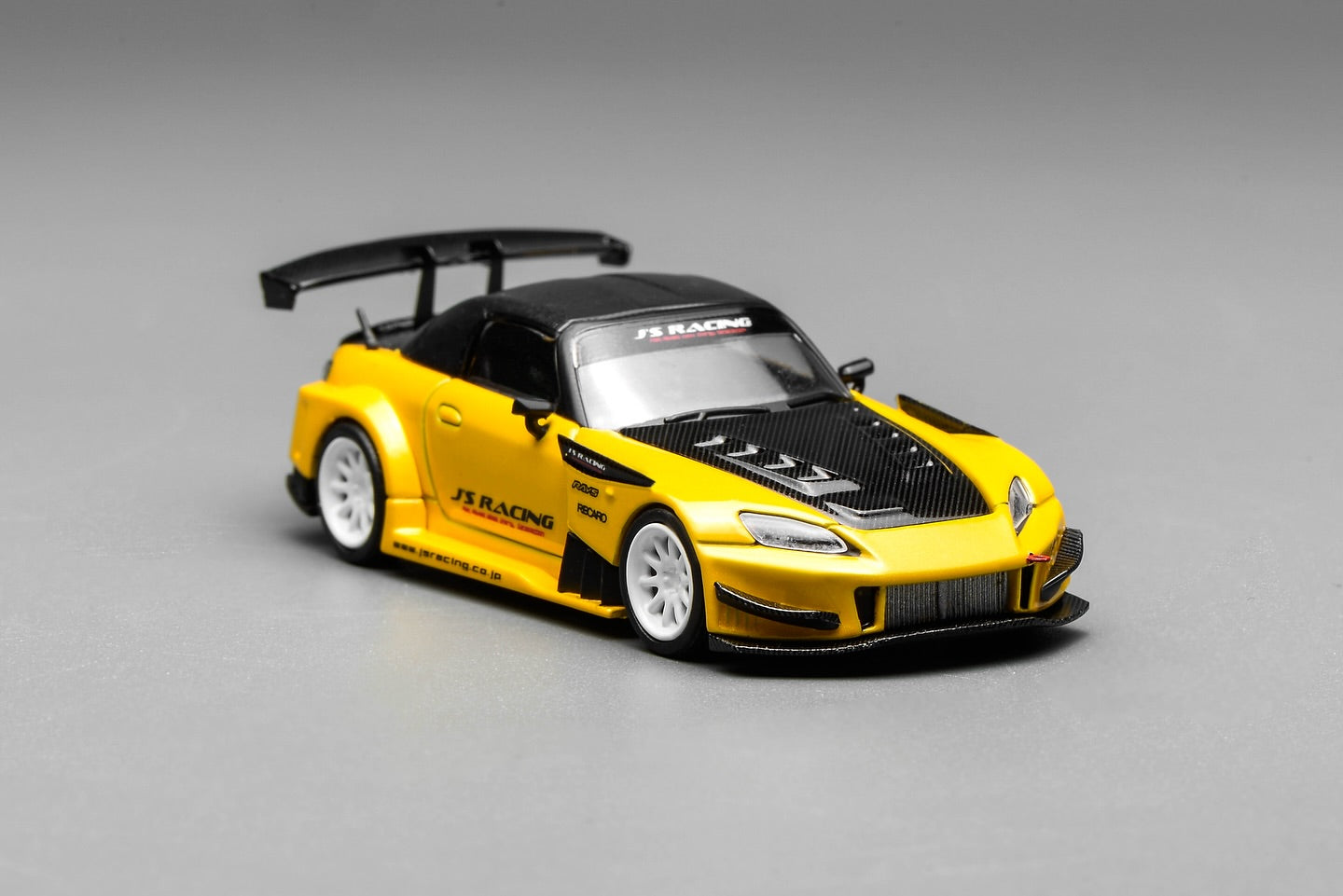 PREORDER Motorhelix 1/64 Honda S2000 J‘s Racing New Indy Yellow Pearl M65146 (Approx. Release Date: Q1 2026 and subject to the manufacturer's final decision)