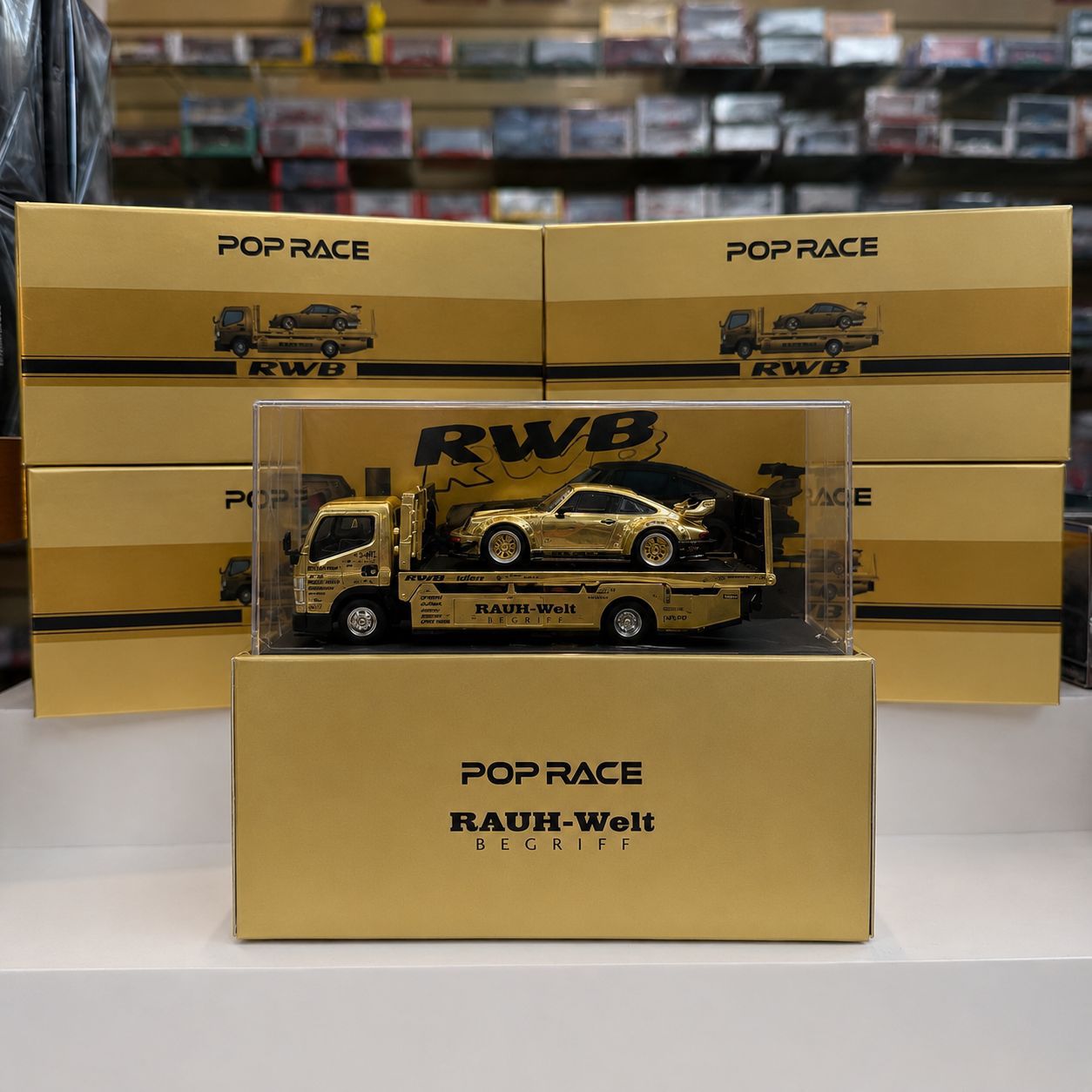POPRACE 1/64 RWB 930 and FUSO Truck GOLD Set HEC 2026 **Limited ONE per customer**