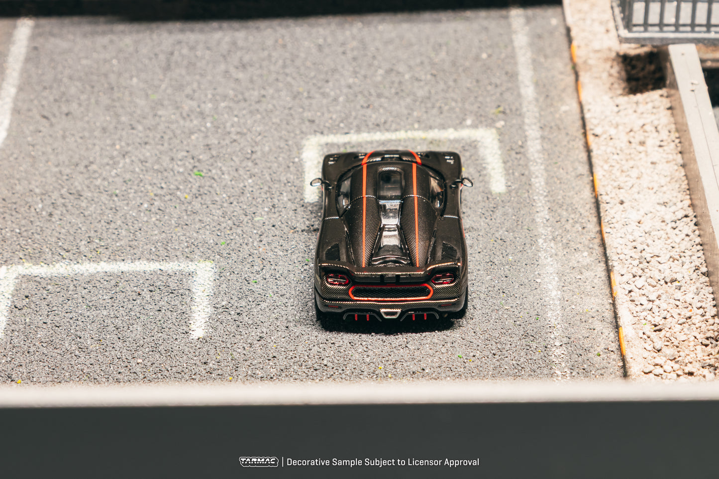 TARMAC WORKS GLOBAL64 1/64 Koenigsegg Agera RS Black Carbon Fiber / Red Accents T64G-TL005-BCF