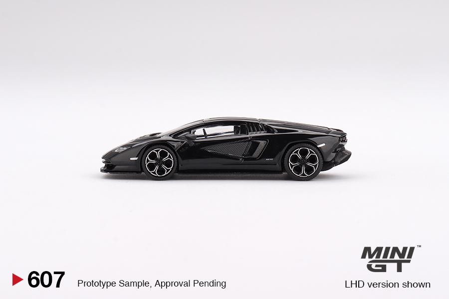mimimikity PREORDER MINI GT 1/64 BMW i7 xDrive60 Alpine White / Black