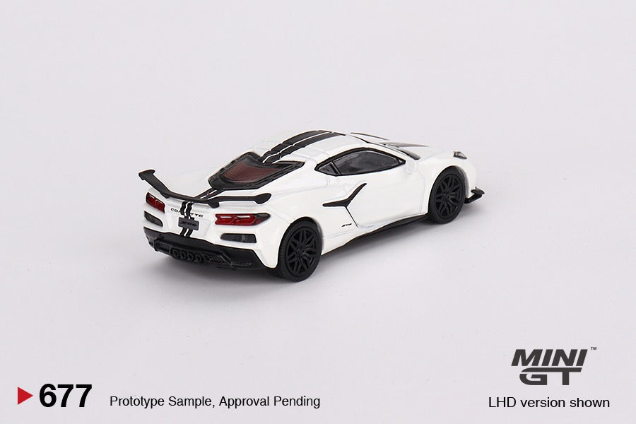 MINI GT 2023 シボレー コルベット Z06 チェイスカー MINI GT シボレー・コルベット Z06 2023 チェイスカー - メルカリ