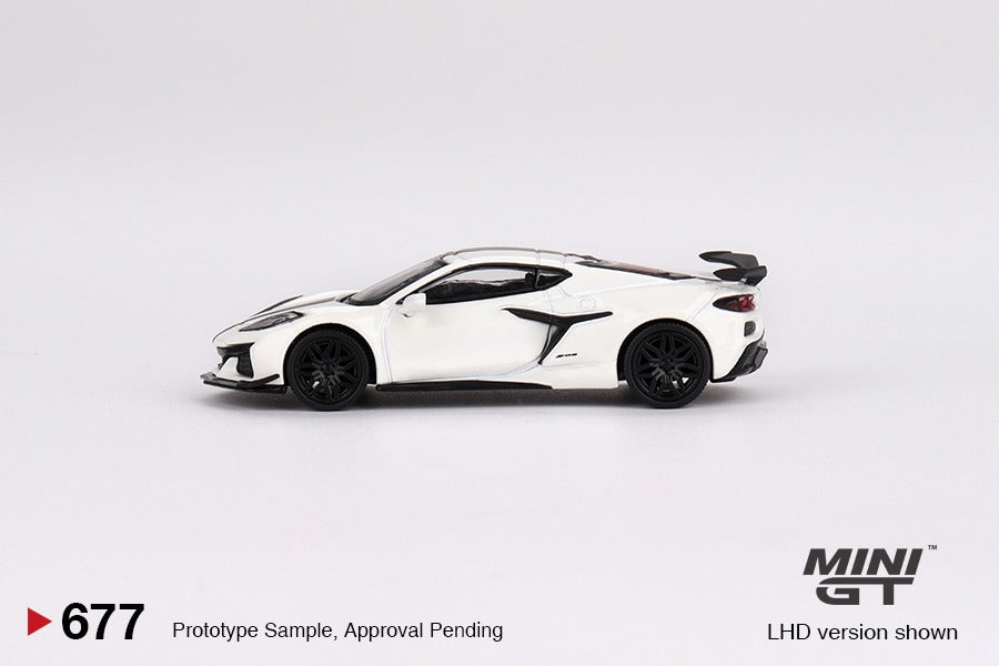 PREORDER MINI GT 1/64 Chevrolet Corvette Z06 2023 Arctic White LHD  MGT00677-L (Approx. Release Date : MARCH 2024 subject to manufacturer's  final 