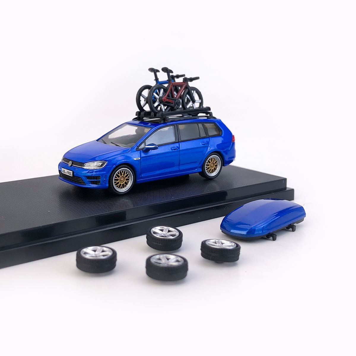 ZOOM 1/64 Golf Variant MK7 with Accessories - Blue