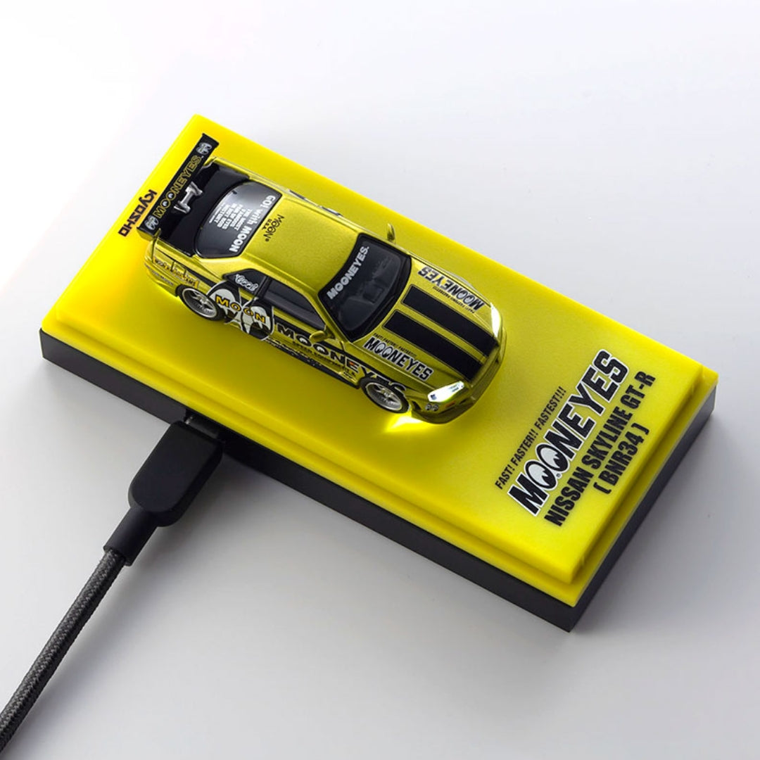 PREORDER KYOSHO 1/64 Nissan Skyline GT-R (R34) MOONEYES (1) with LED (Designed by MONNEYES) 07134LM1 (Approx. Release Date: Q4 2026 and subject to the manufacturer's final decision)