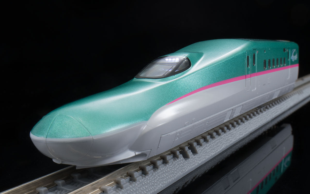 TOMIX FIRST CAR MUSEUM JR E5 Tohoku SHINKANSEN "Hayabusa" FM-001