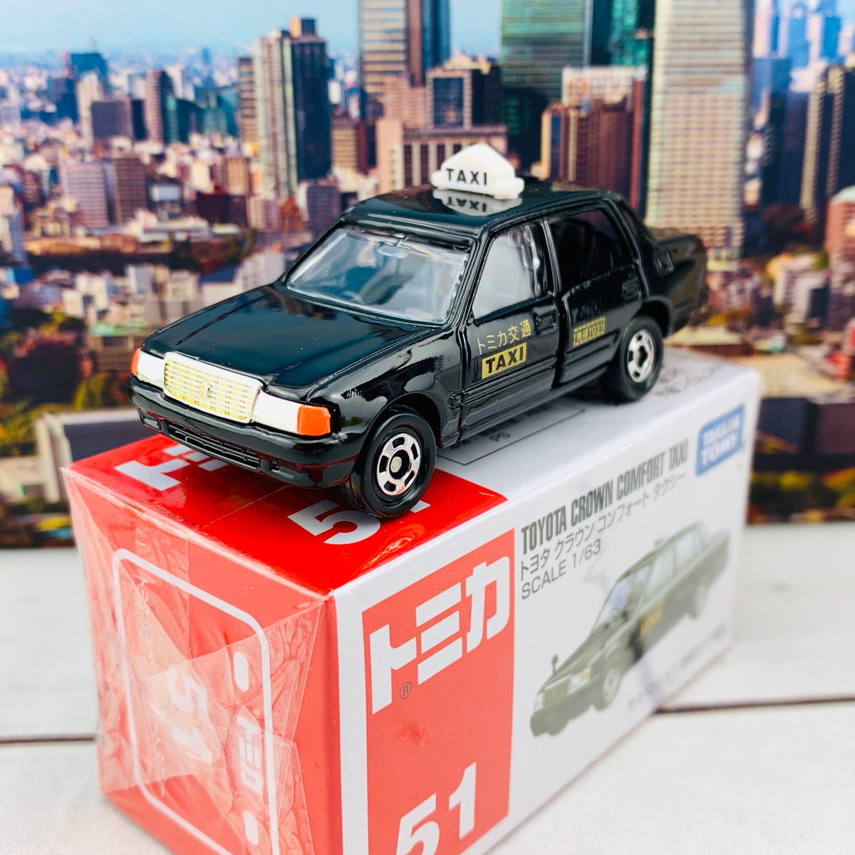 TOMICA 51 Toyota Crown Comfort Taxi