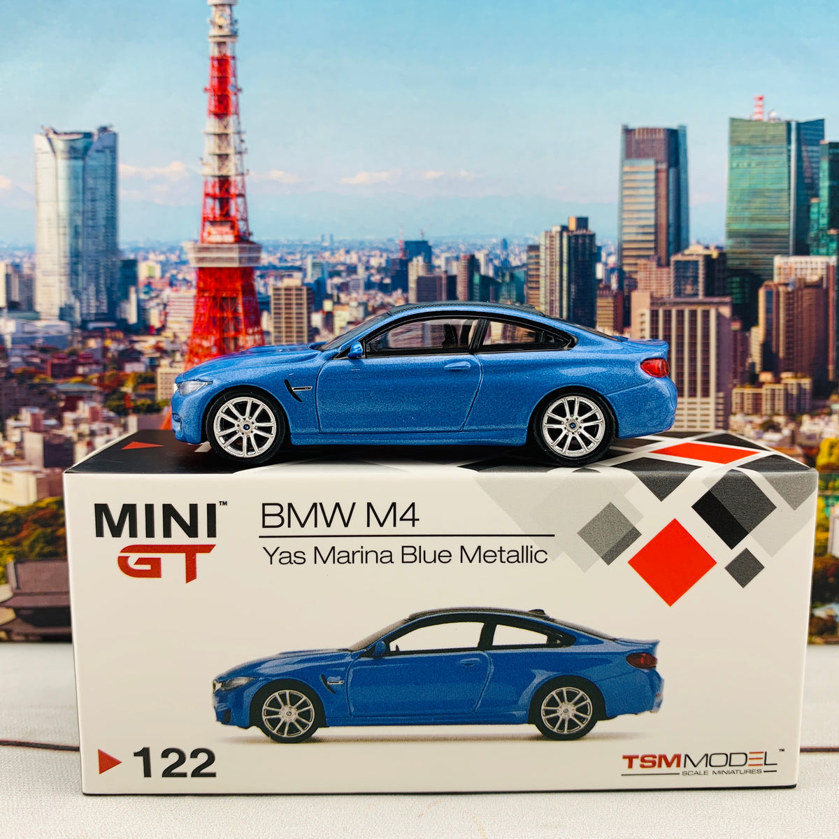 MINI GT 1/64 BMW M4 (F82) Yas Marina Blue Metallic RHD