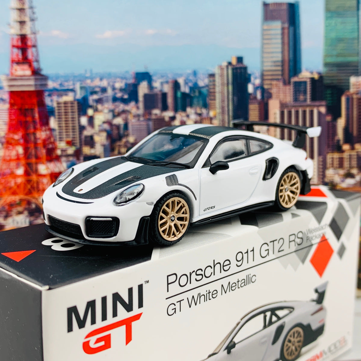 ミニカー Porsche 911 GT2 RS Weissach Package 1/64スケール MINI GT「ポルシェ911 GT2 RS Weissach package