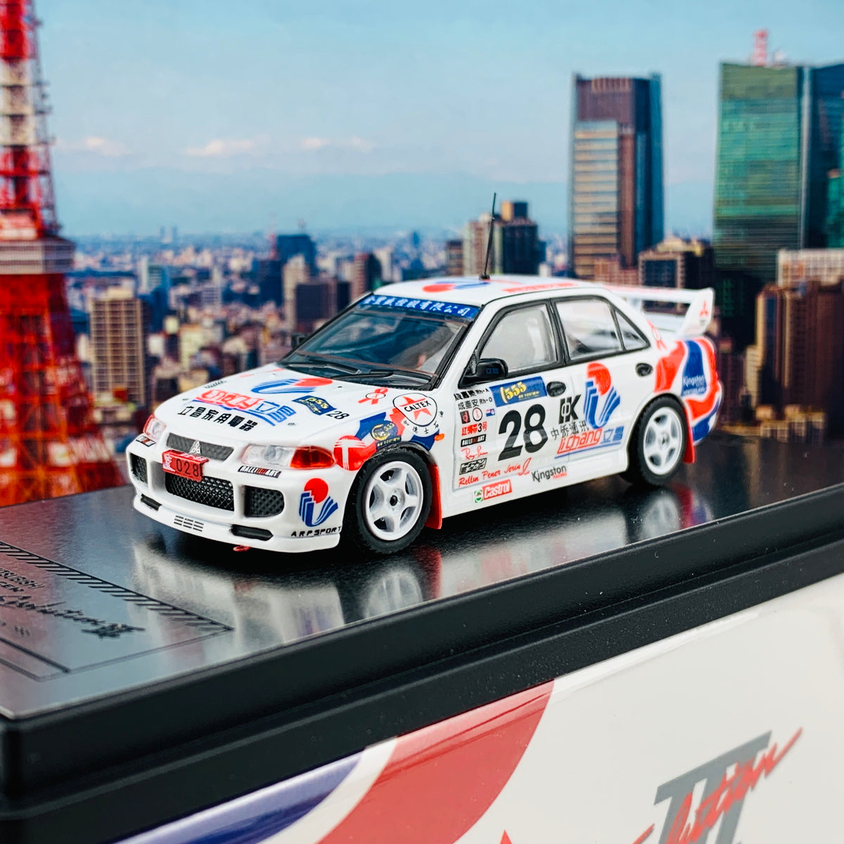アイビー POP RACE x INNO64 1/64 MITSUBISHI LANCER EVOLUTION III #28
