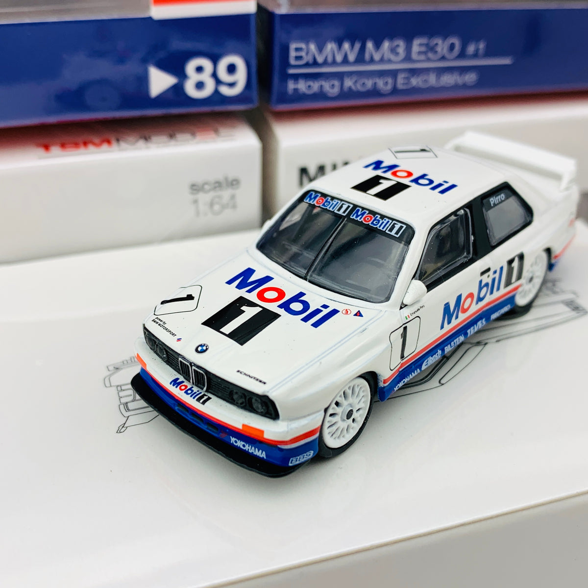 MINI GT 1/64 BMW M3 E30 #1 Schnitzer Motorsport 1992 Guia Race of Macau  Winner (Hong Kong Exclusive Version) MGT00089-L