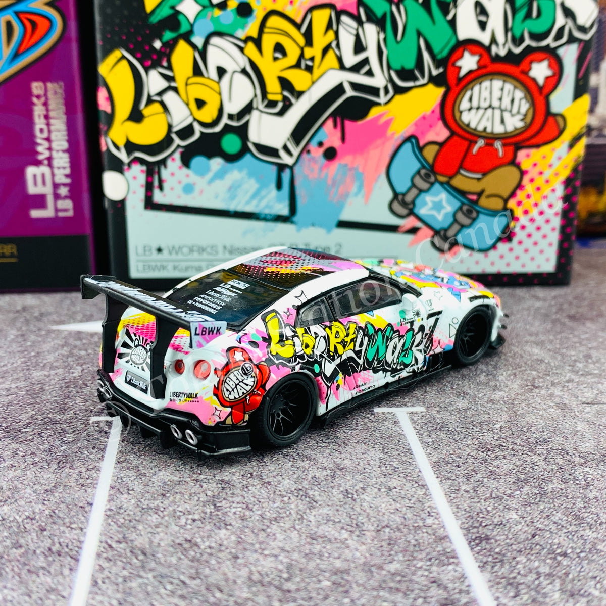 MINI GT 1/64 LB WORKS Nissan GT-R Type 2 LBWK Kuma Graffiti MGT00244-L