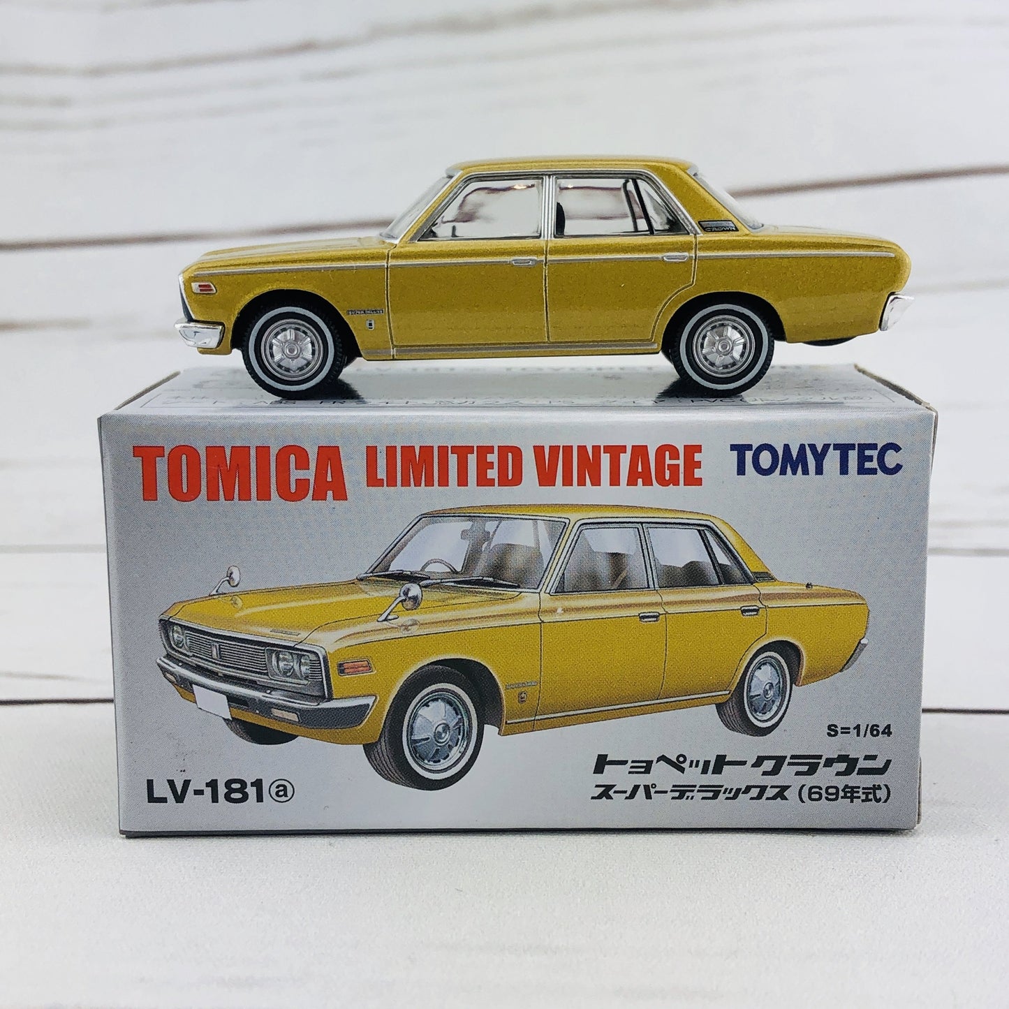 Tomica Limited Vintage 1/64 Toyopet Crown (1969) LV-181a