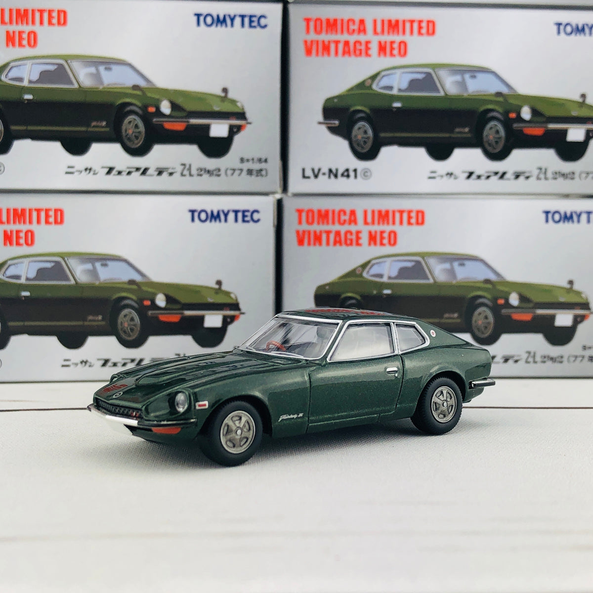Tomica Limited Vintage 1/64 Nissan Fairlady Z-L 2by2 (1977