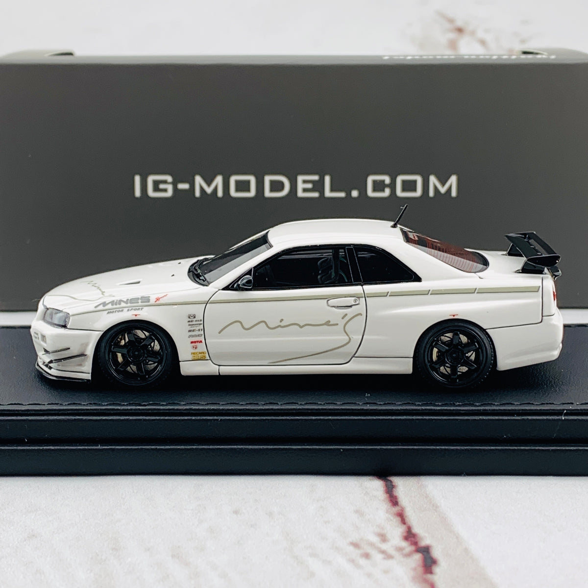 Ignition Model 1/43 Nissan Skyline GTR Mine's R34 White IG1812