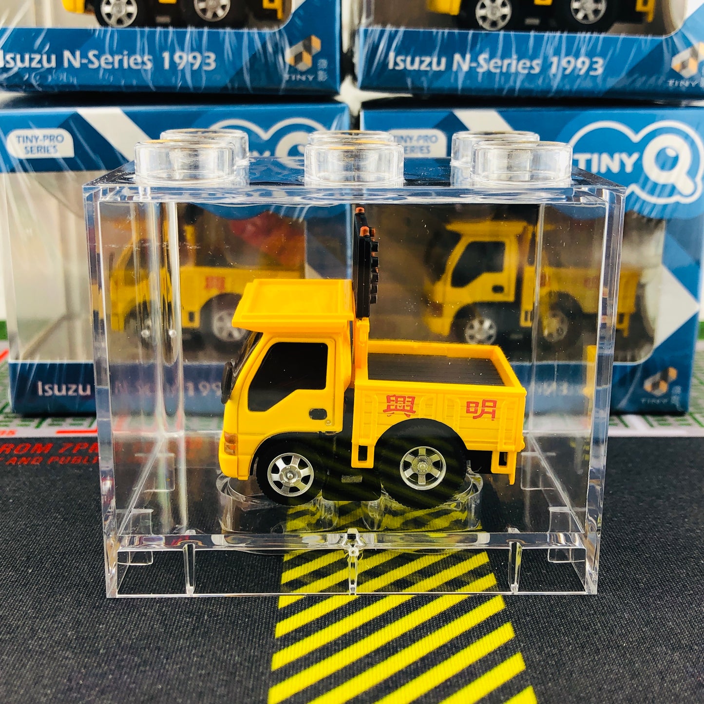 Tiny Q Pro-Series 12 - ISUZU N-Series 1993 Contruction Truck TinyQ-12a