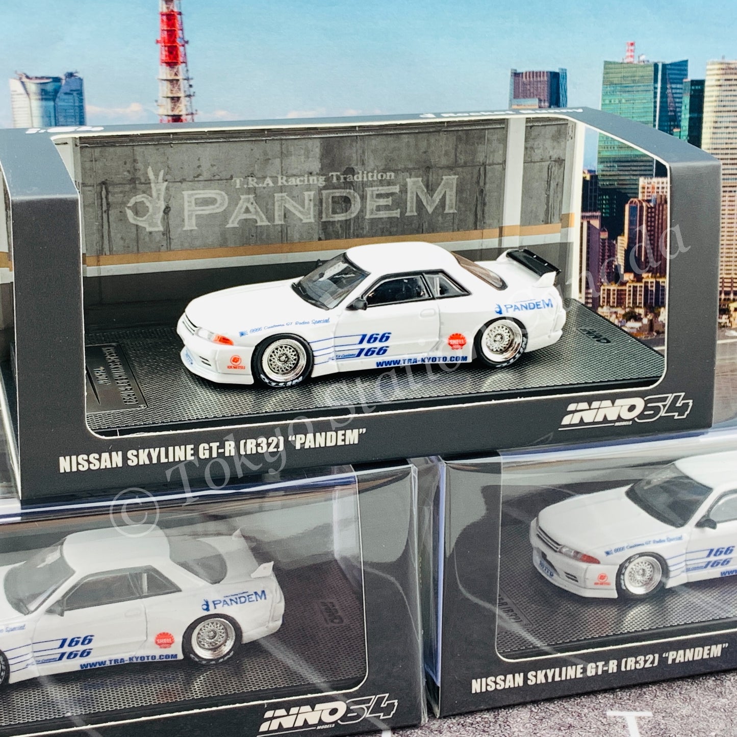INNO64 1/64 NISSAN SKYLINE GT-R R32 PANEM ROCKET BUNNY White IN64-R32P-WHI