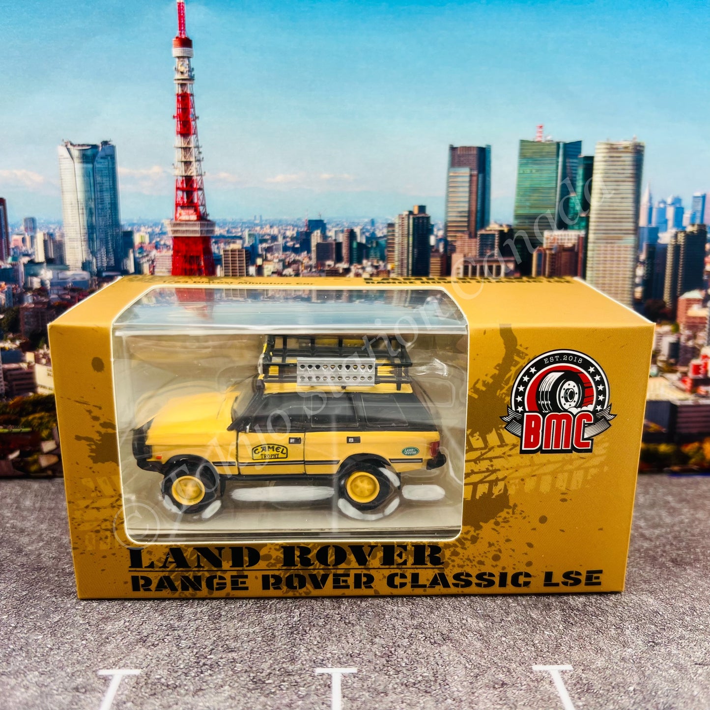 BM CREATIONS JUNIOR 1/64 Land Rover 1992 Range Rover Classic LSE Camel Version w/Accessory RHD 64B0263