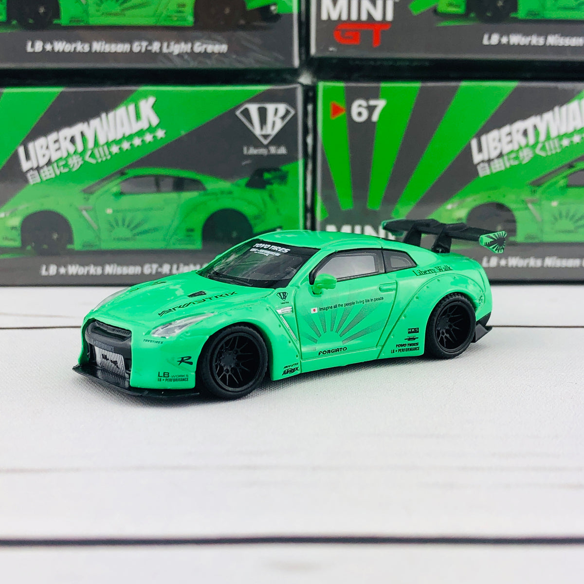 MINI GT LIBERTYWALK LB★WORKS Nissan GTR (R35) Light Green LHD PHILIPPINES  EXCLUSIVE PRODUCT MGT00067-L