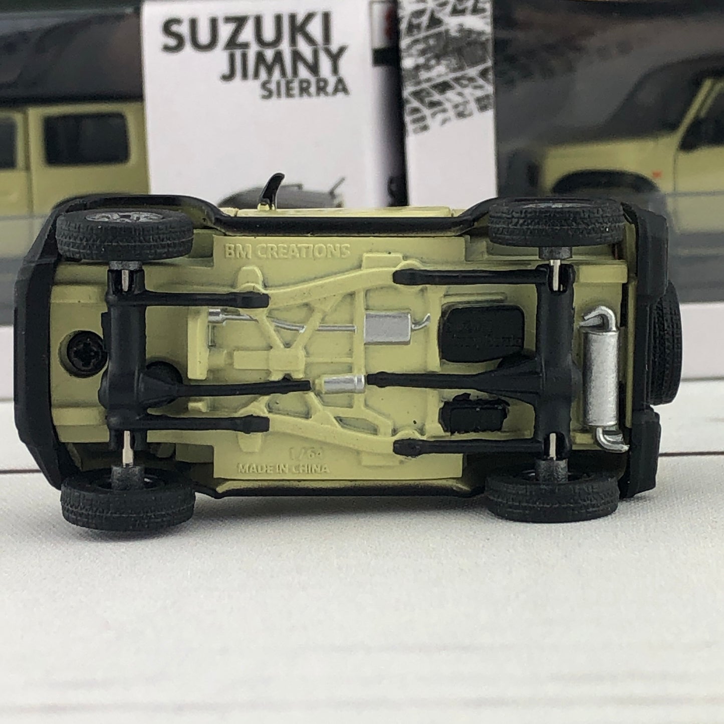 BM Creations 1/64 Suzuki Jimny Sierra (JB74) RHD - Chiffon Ivory Metallic/Bluish Black Pearl 3 Top 64B0001