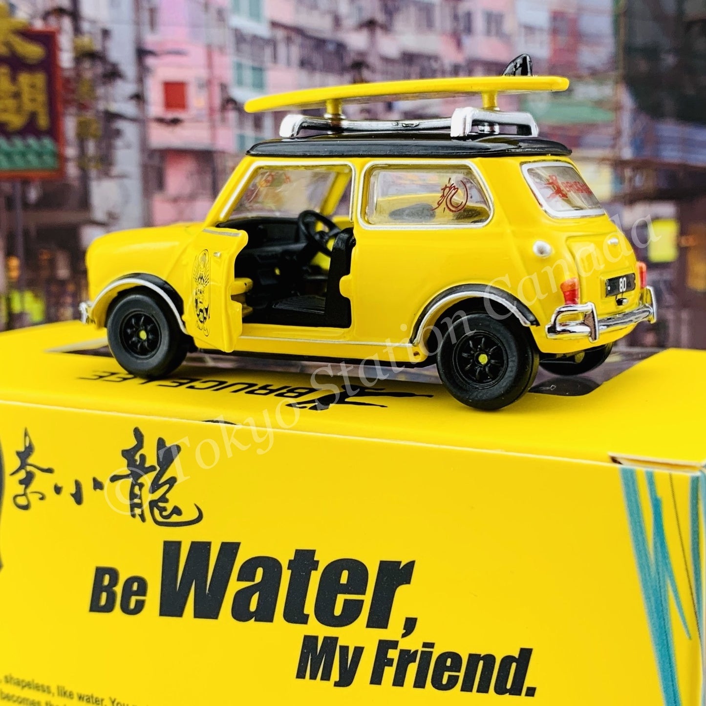 Tiny 微影 Bruce Lee Mini Cooper Mk 1 (Bruce Lee 80th Anniversary) ATC64989
