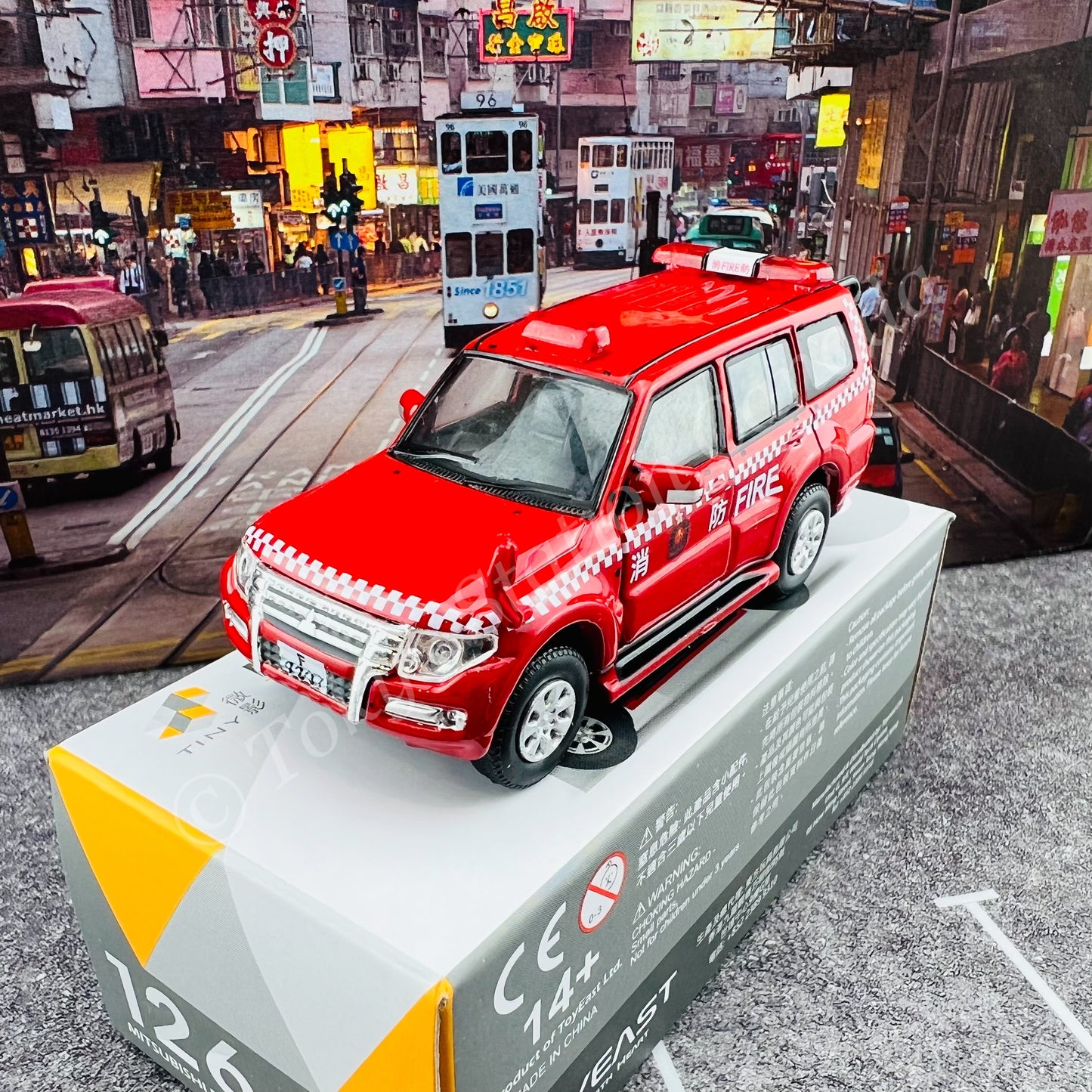 TINY 微影 126 Mitsubishi Pajero 2015 Hong Kong Fire Services Department (F9207) ACT64931