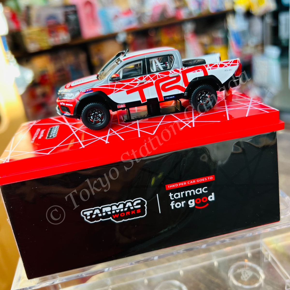 TARMAC WORKS HOBBY64 1/64 Toyota Hilux AXCR 2016 Show car T64-041