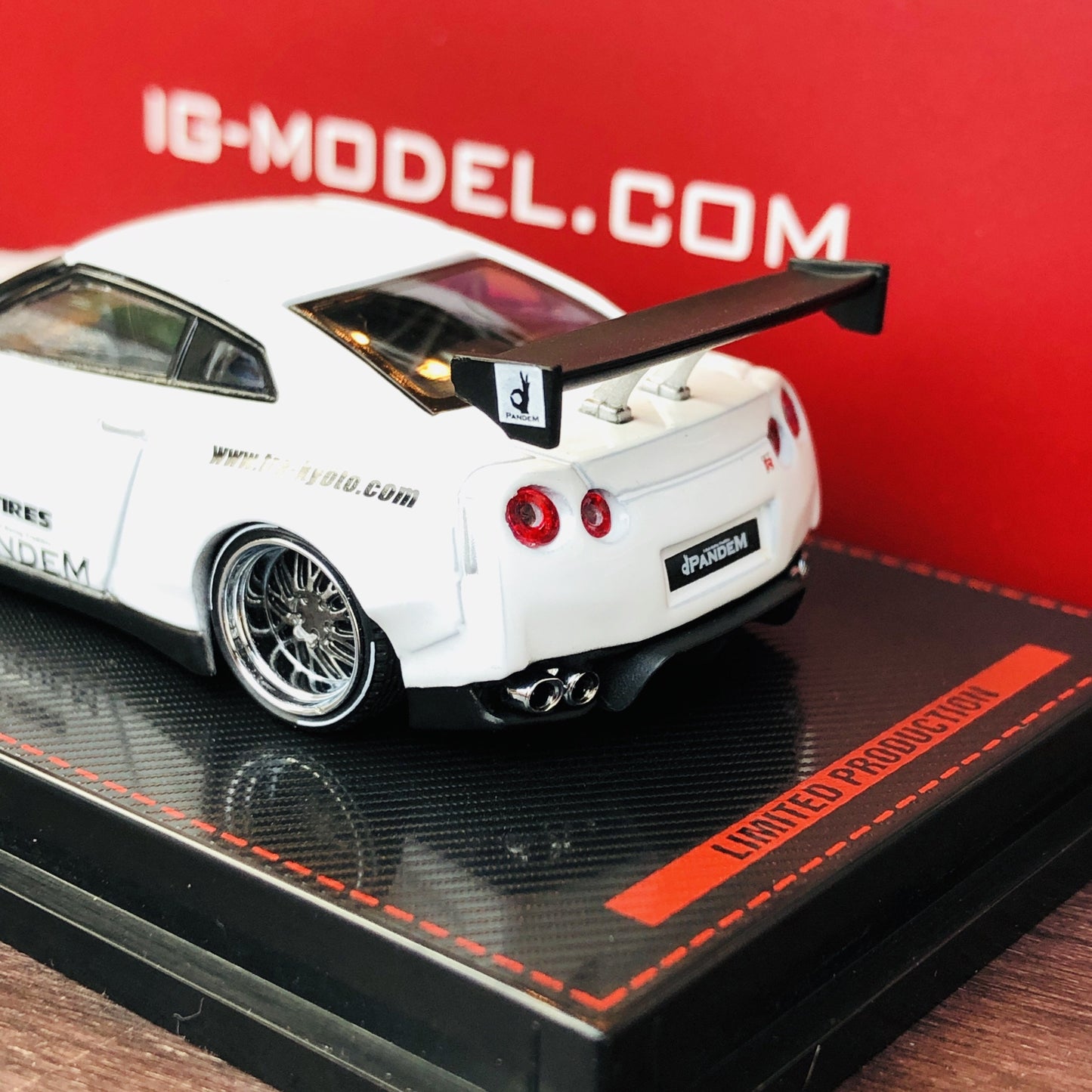Ignition Model 1/64 Pandem R35 GTR White 1745