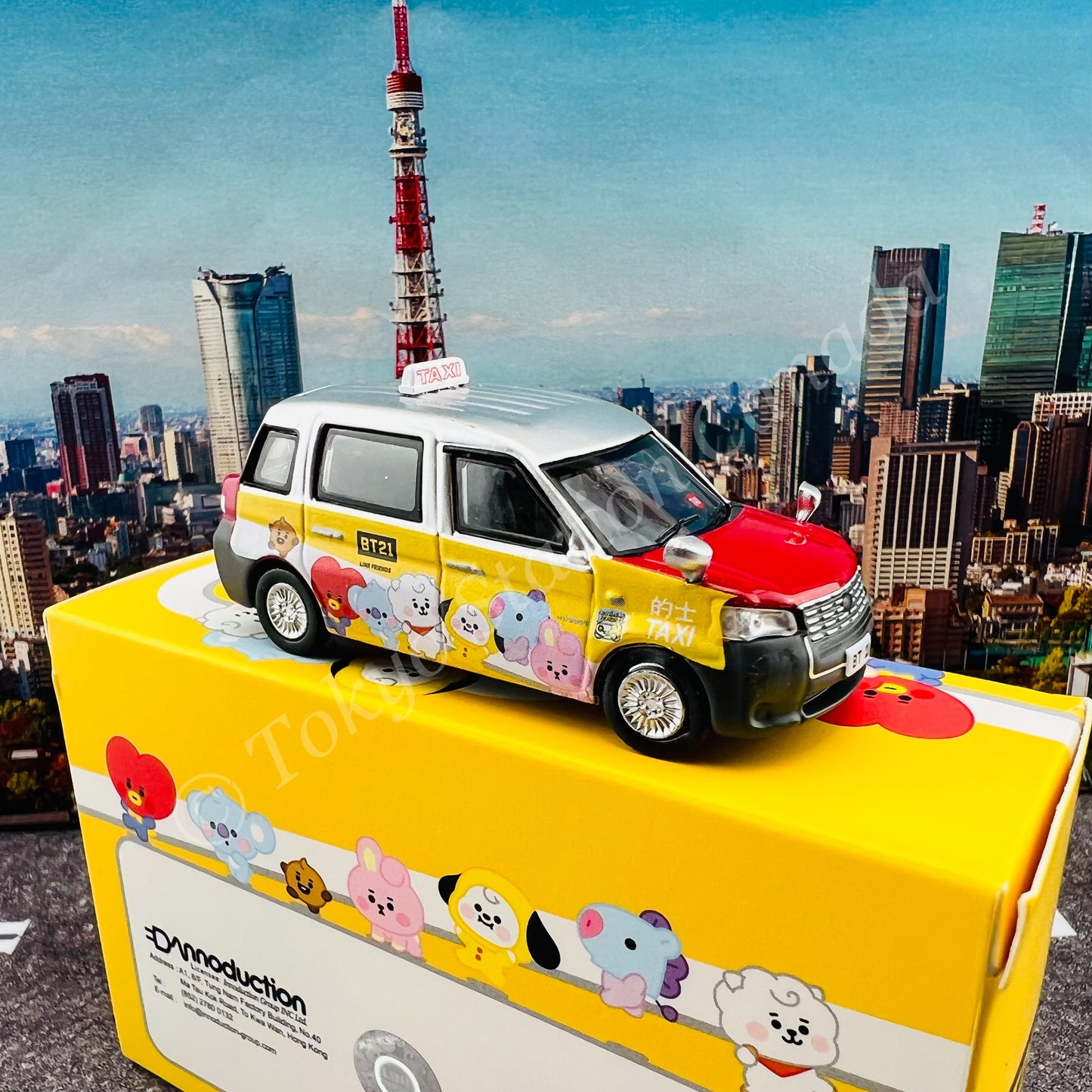 TINY 微影 Hong Kong Hybrid Taxi BT21 "LINE FRIENDS" ATC65147