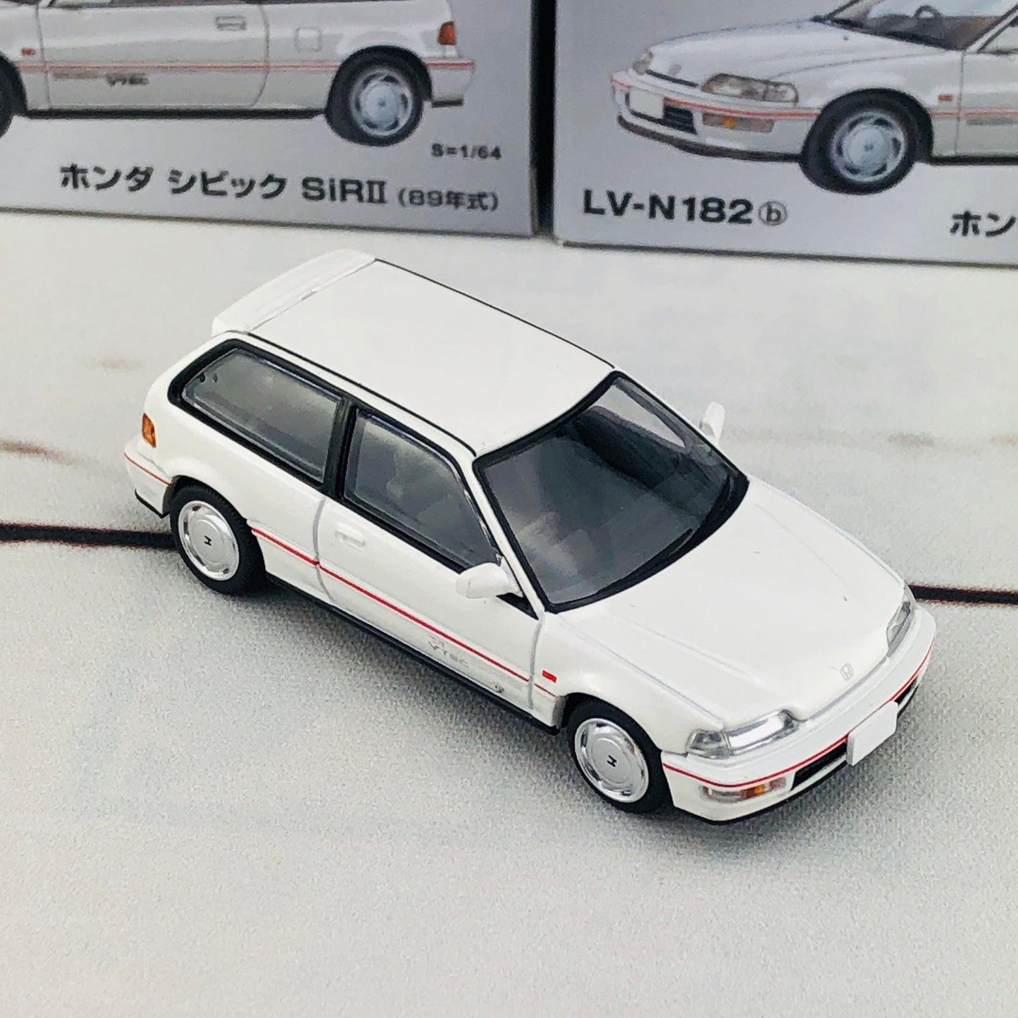 Tomica Limited Vintage Neo Honda Civic SIR II (White) LV-N182b