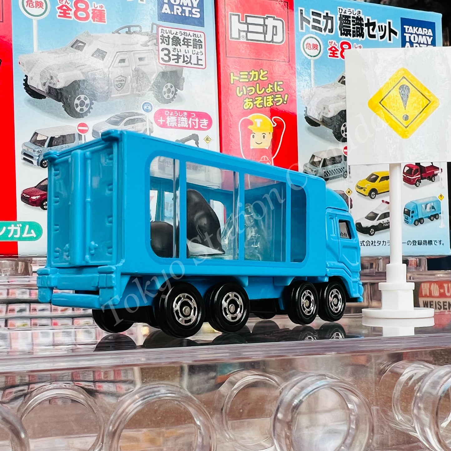 TAKARA TOMY A.R.T.S TOMICA Sign Set Vol. 7 Nissan Diesel Big Thumb with Penguin #8