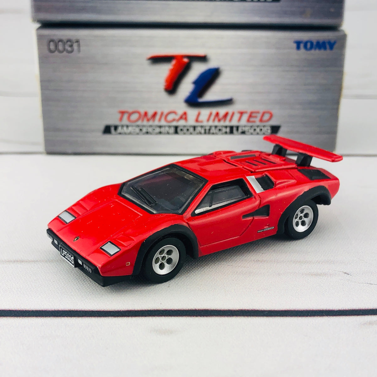 Tomica Limited 0031 Lamborghini Countach LP500S – Tokyo Station