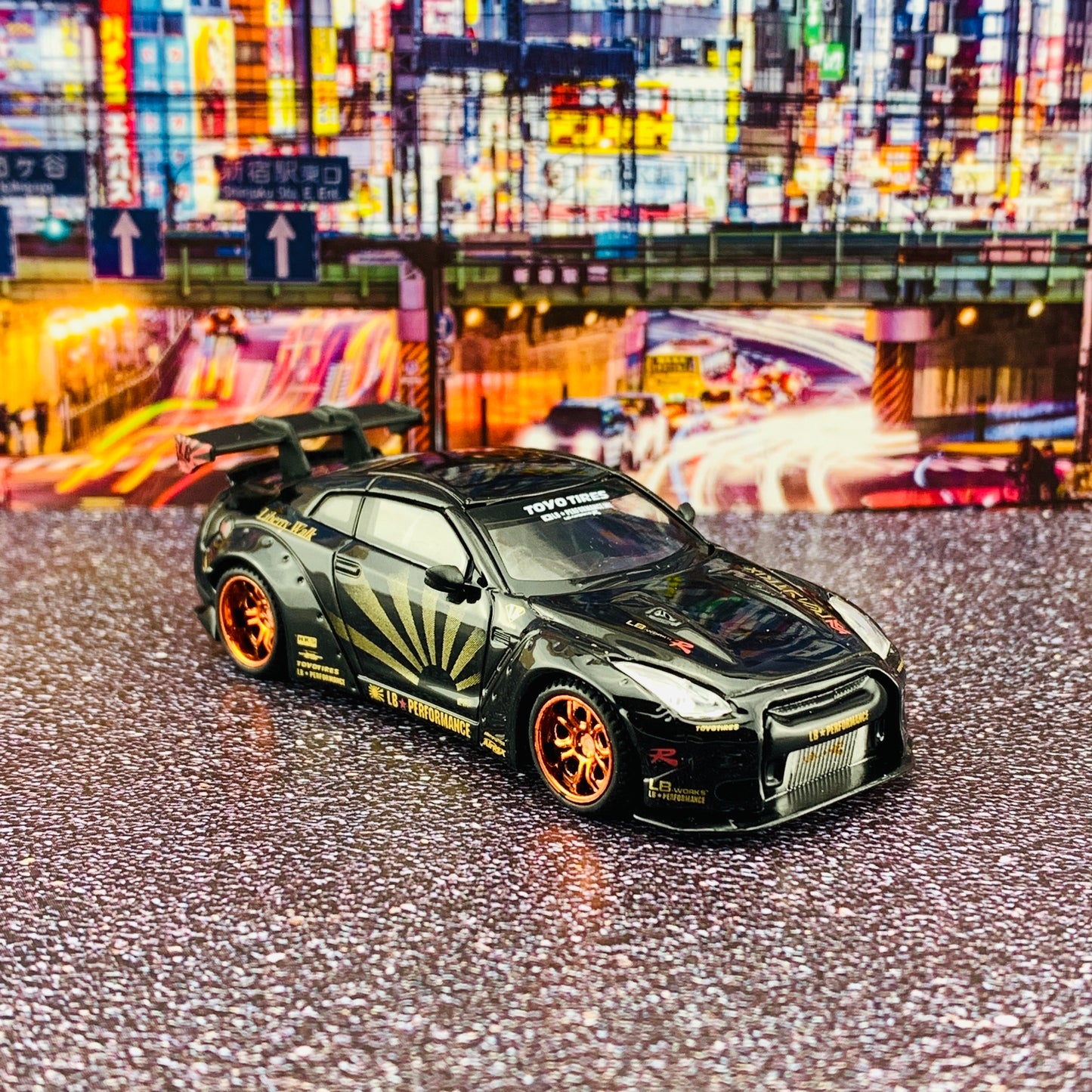 MINI GT 1/64 LB★WORKS Nissan GTR R35 Type 1 Rear Wing ver 1+2 Black w/ Copper Wheel RHD MGT00005-R