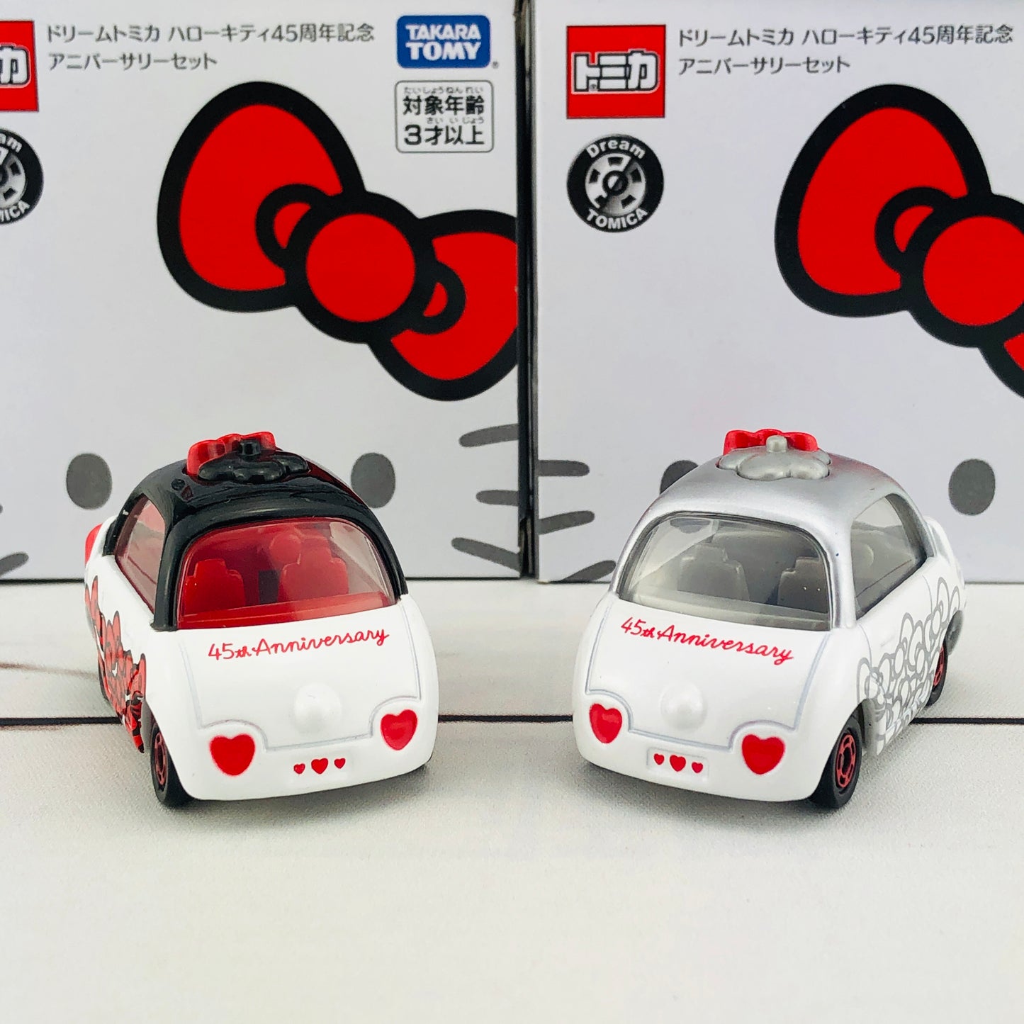 Dream Tomica x Hello Kitty 45th Anniversary Edtion