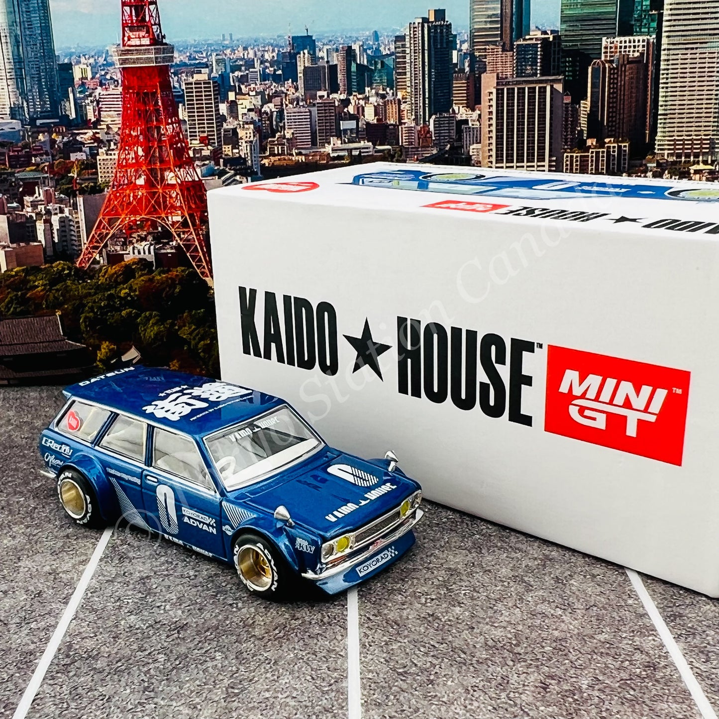 MINI GT x Kaido House 1/64 Datsun KAIDO 510 Wagon Blue LHD KHMG011