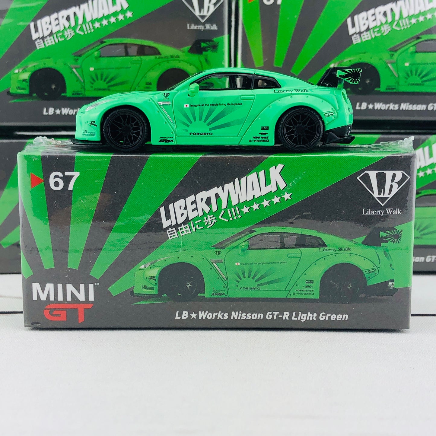 MINI GT LIBERTYWALK LB★WORKS Nissan GTR (R35) Light Green LHD PHILIPPINES EXCLUSIVE PRODUCT MGT00067-L