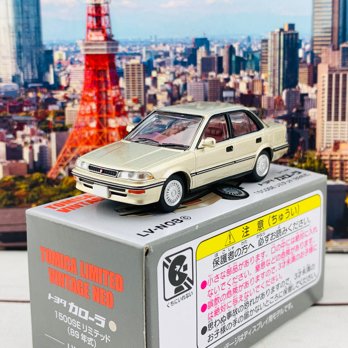 Tomytec Tomica Limited Vintage Neo 1/64 Toyota Corolla
