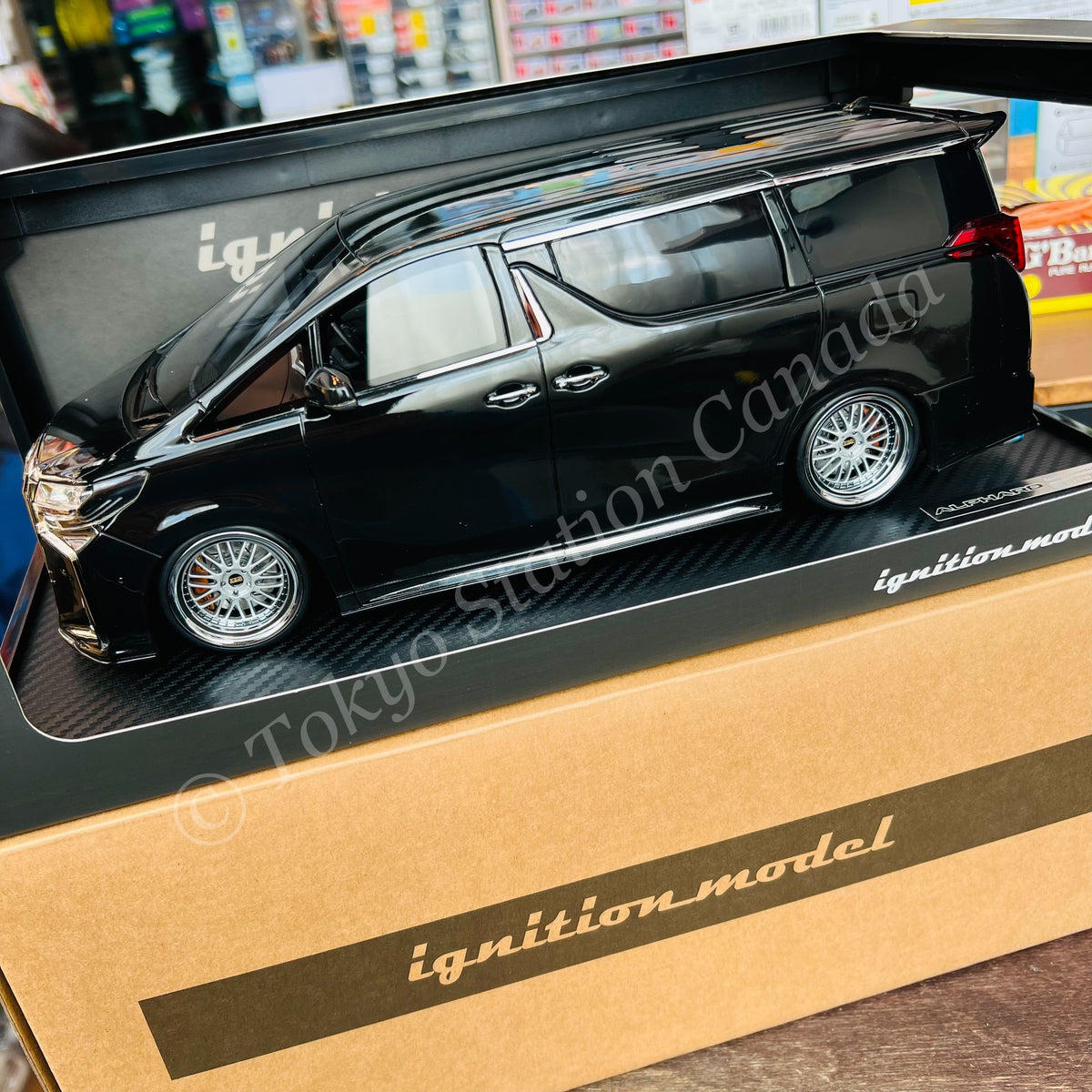 Ignition Model 1/18 Toyota Alphard (H30W) Executive Lounge S Black