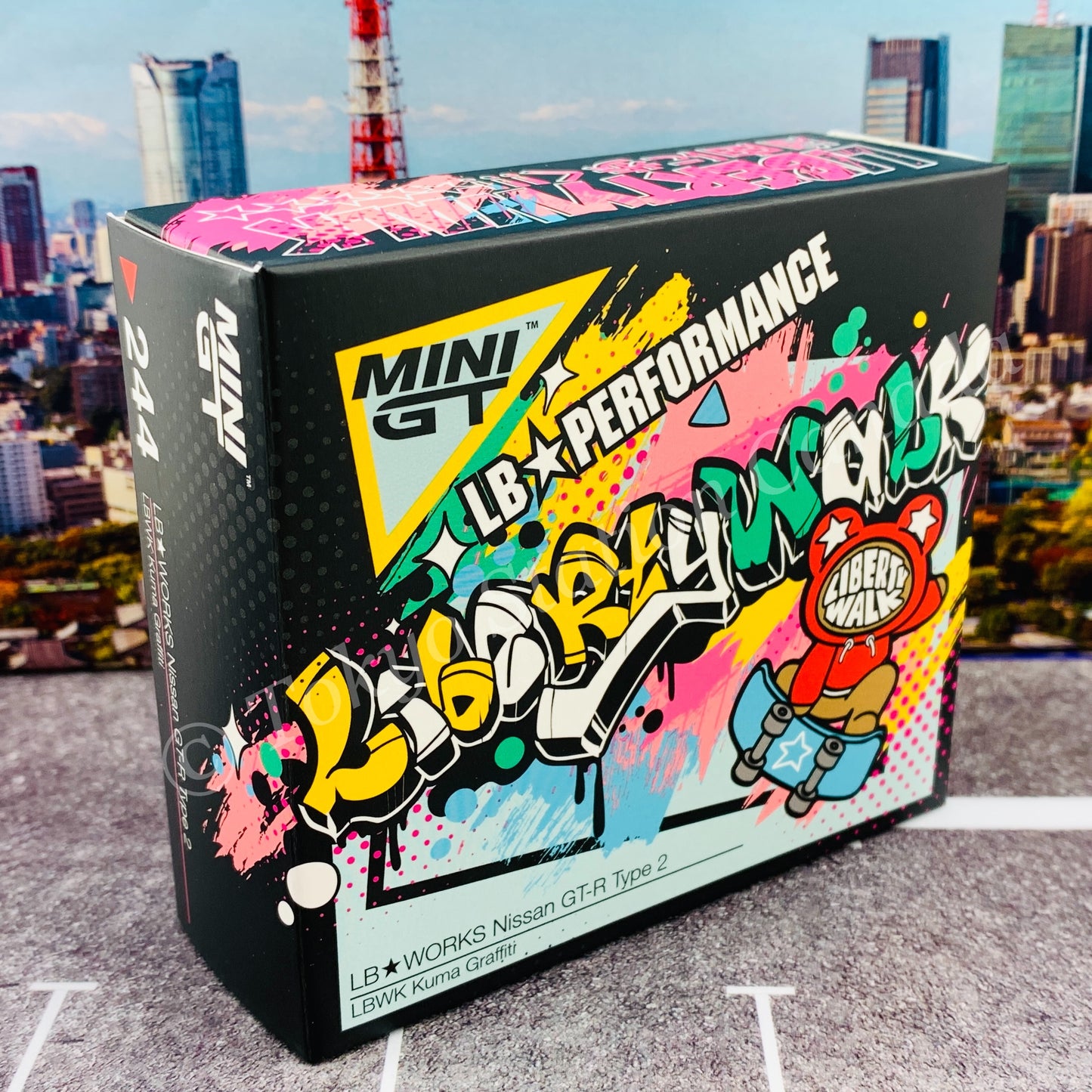 MINI GT 1/64 LB WORKS Nissan GT-R Type 2 LBWK Kuma Graffiti MGT00244-L