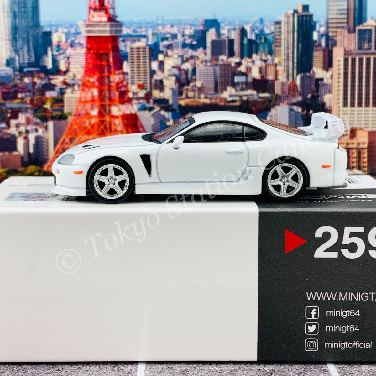 MINI GT 1/64 Toyota TRD 3000GT Super White RHD MGT00259-R