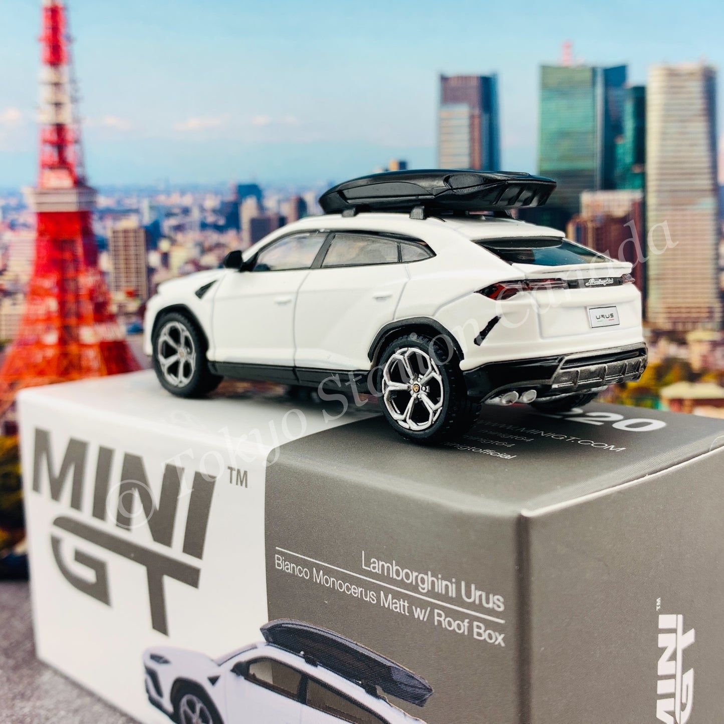 MINI GT 1/64 Lamborghini Urus Bianco Monocerus Matt w/ Roof Box RHD MGT00220-R