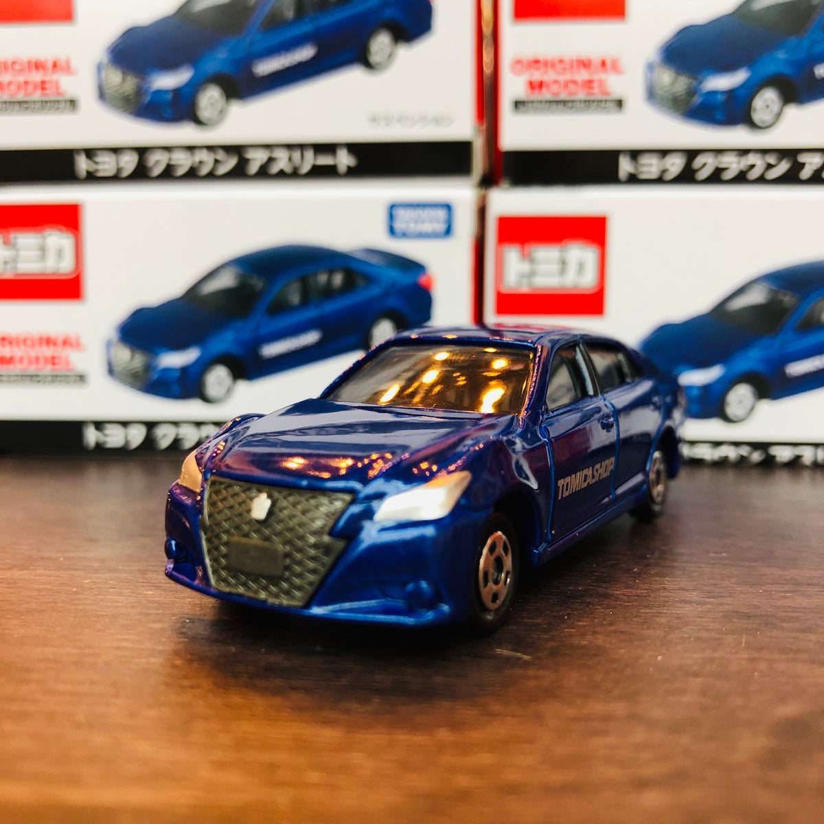 Tomica Shop Original Model Toyota Crown – Tokyo Station